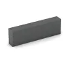 Foto der hinteren Seite vom unsymmetrischen WARCO-Formteil 2601: Gummi-Bordstein (Blockstufe), Design Lupkovosiva, Maße 1000 x 300 x 150 mm.