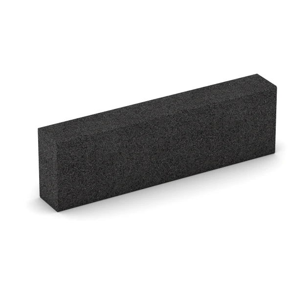 Foto der hinteren Seite vom unsymmetrischen WARCO-Formteil 7028: Stopnica iz gumnega granulata, Design Antracit, Maße 100 x 30 x 15 cm.